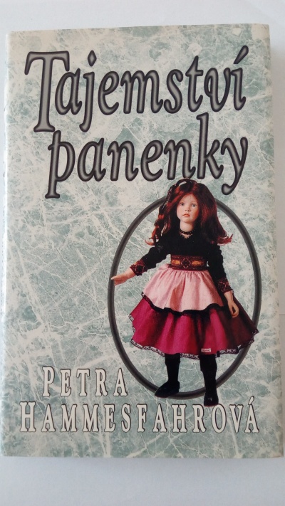 Tajemství panenky