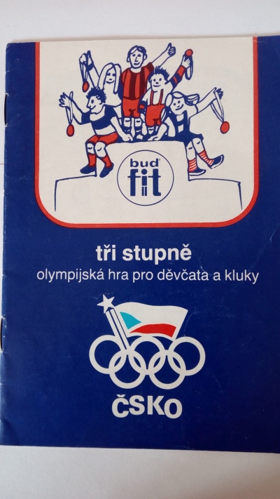 Tři stupně