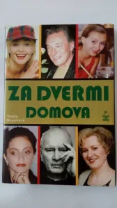 Za dveřmi domova