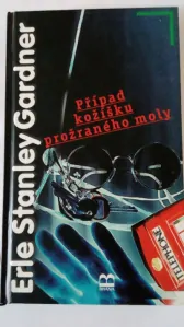 Případ kožíšku prožraného moly