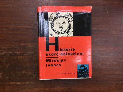 Historie skoro detektivní